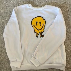 shein white crew neck with smiley face